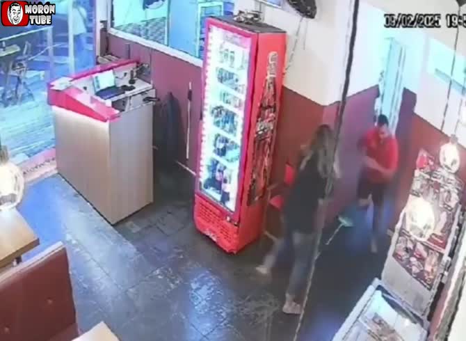 Video :The pistol fails as she tries to shoot her ex